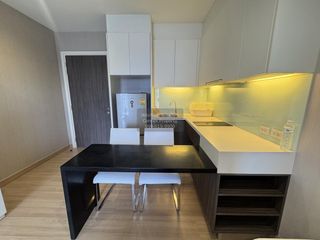 Wohnung zur Miete mit 1 Zimmer in Khlong San, Bangkok