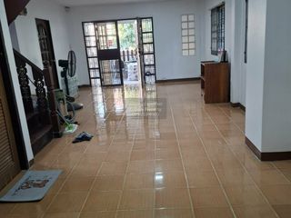 Casa en alquiler de 3 habitaciones en Don Mueang, Bangkok