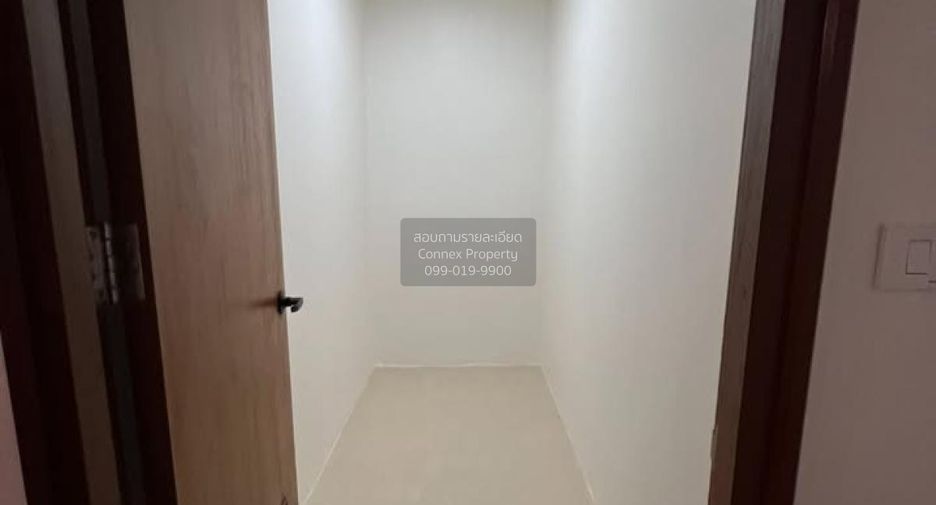 Wohnung zur Miete mit 3 Zimmer in Yan Nawa, Bangkok