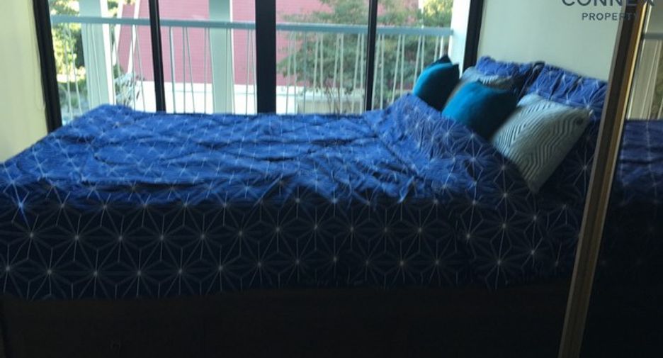 For rent 2 bedrooms condo in Watthana, Bangkok