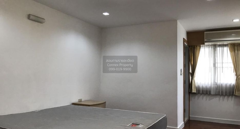 For rent 3 bedrooms condo in Watthana, Bangkok