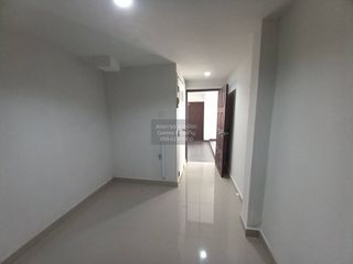 For rent 3 bedrooms townhouse in Watthana, Bangkok