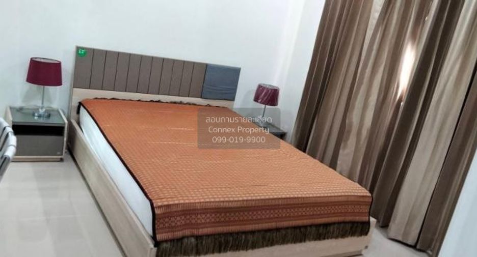 For rent 3 bedrooms condo in Khlong Toei, Bangkok