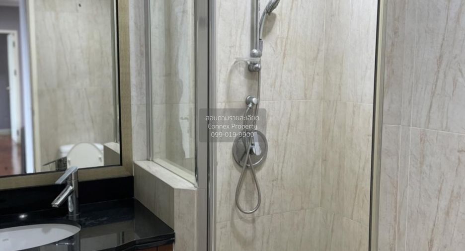 For rent 2 bedrooms condo in Pathum Wan, Bangkok