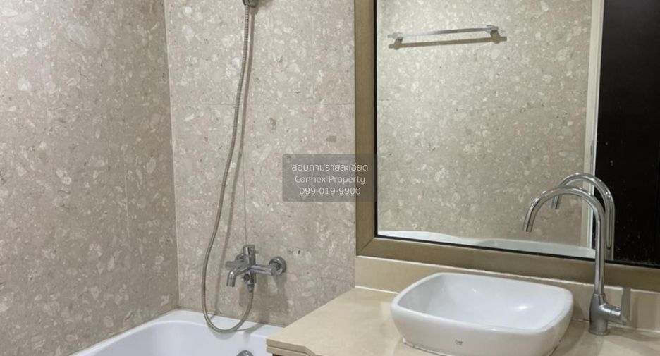 For rent 2 bedrooms condo in Pathum Wan, Bangkok