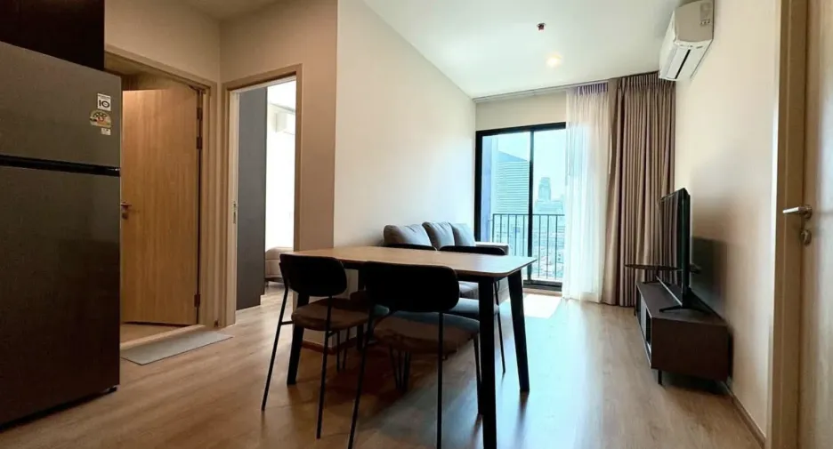 À vendre 2 chambres condo à Huai Khwang, Bangkok