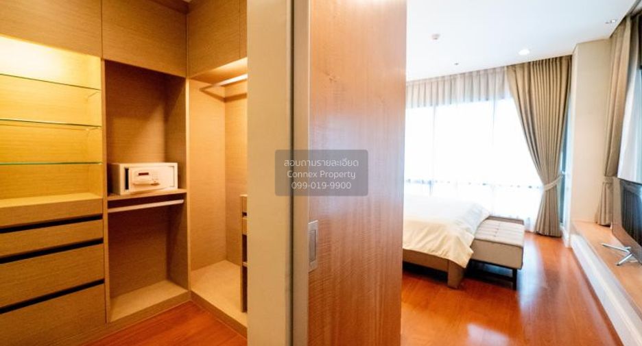 For rent 3 bedrooms condo in Khlong Toei, Bangkok