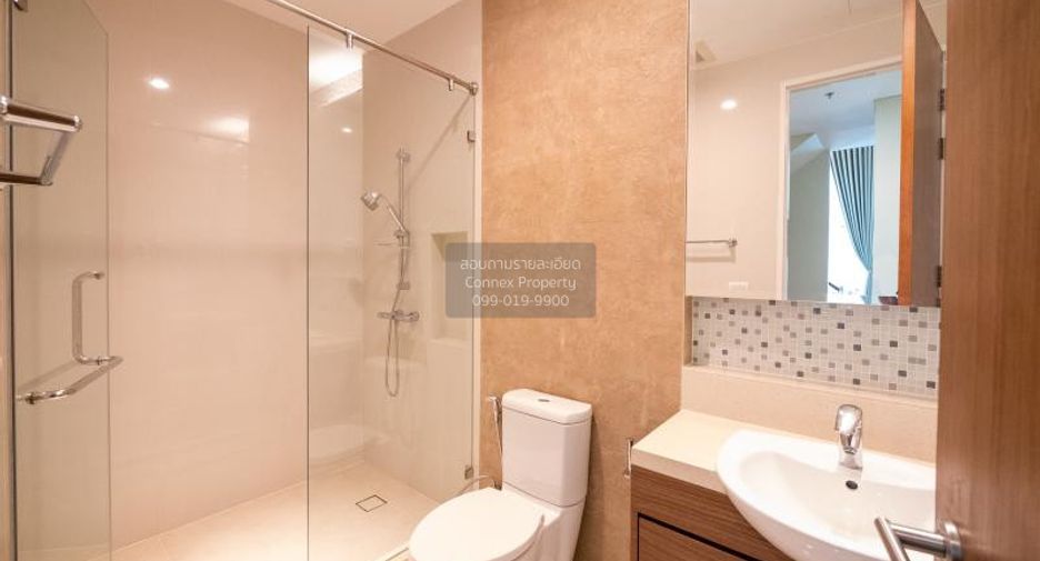 For rent 3 bedrooms condo in Khlong Toei, Bangkok