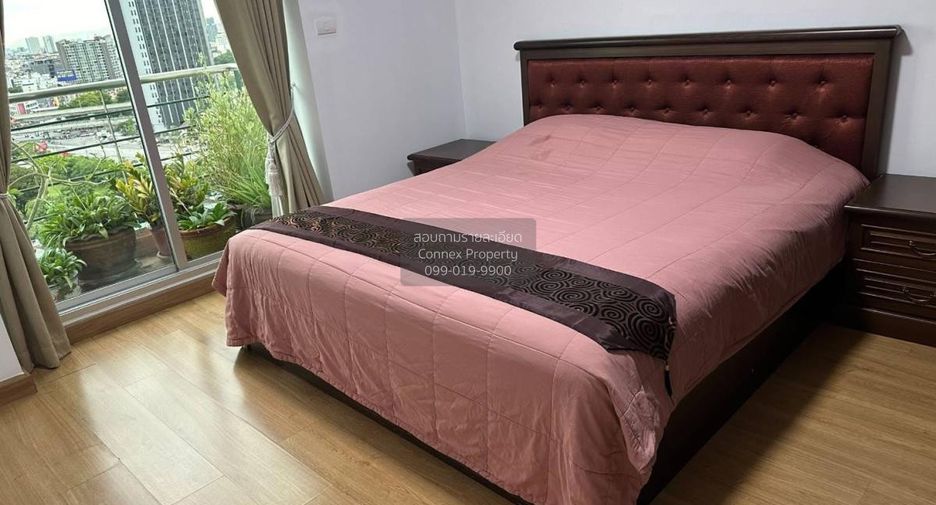 For rent 2 bedrooms condo in Chatuchak, Bangkok