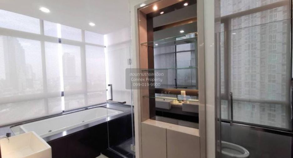 For rent 2 bedrooms condo in Huai Khwang, Bangkok