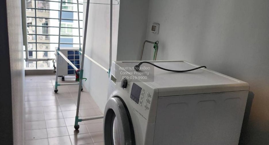 For rent 2 bedrooms condo in Huai Khwang, Bangkok