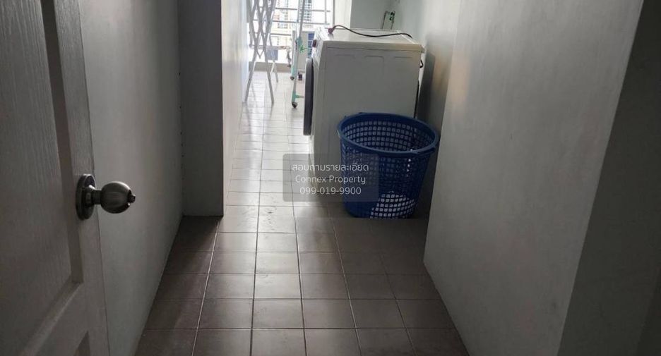 For rent 2 bedrooms condo in Huai Khwang, Bangkok