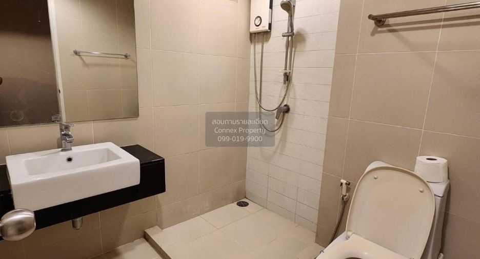 For rent 2 bedrooms condo in Huai Khwang, Bangkok