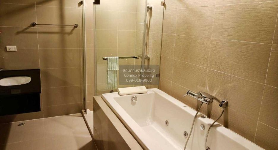For rent 5 bedrooms condo in Huai Khwang, Bangkok