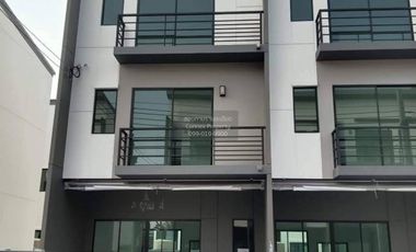 For rent 3 bedrooms townhouse in Mueang Nonthaburi, Nonthaburi
