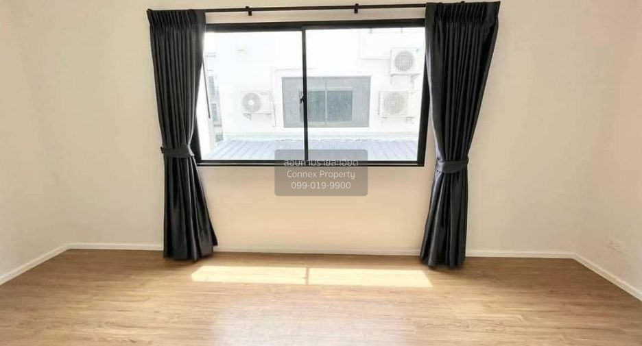 For rent 3 bedrooms townhouse in Mueang Nonthaburi, Nonthaburi