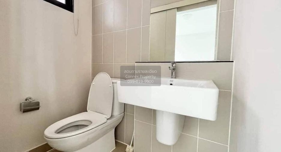 For rent 3 bedrooms townhouse in Mueang Nonthaburi, Nonthaburi