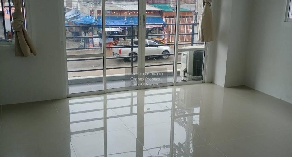 For rent 3 bedrooms retail Space in Mueang Samut Sakhon, Samut Sakhon