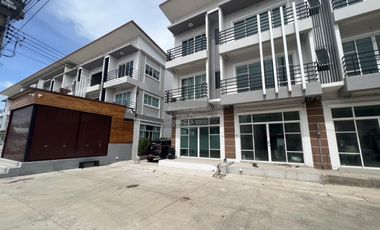 For rent 3 bedrooms retail Space in Mueang Samut Sakhon, Samut Sakhon