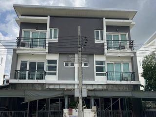 Casa en alquiler de 6 habitaciones en Lak Si, Bangkok