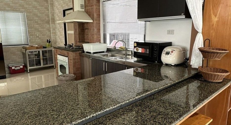 Villa en alquiler de 4 habitaciones en Jomtien, Pattaya
