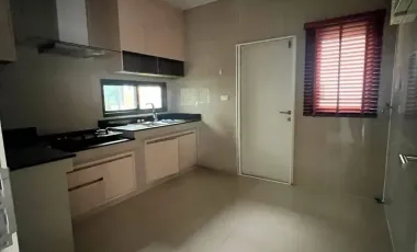 Haus zur Miete mit 4 Zimmer in Bang Phli, Samut Prakan