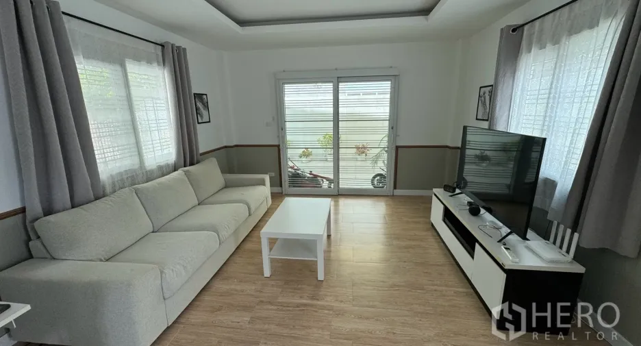 For rent 3 bedrooms house in Saphan Sung, Bangkok