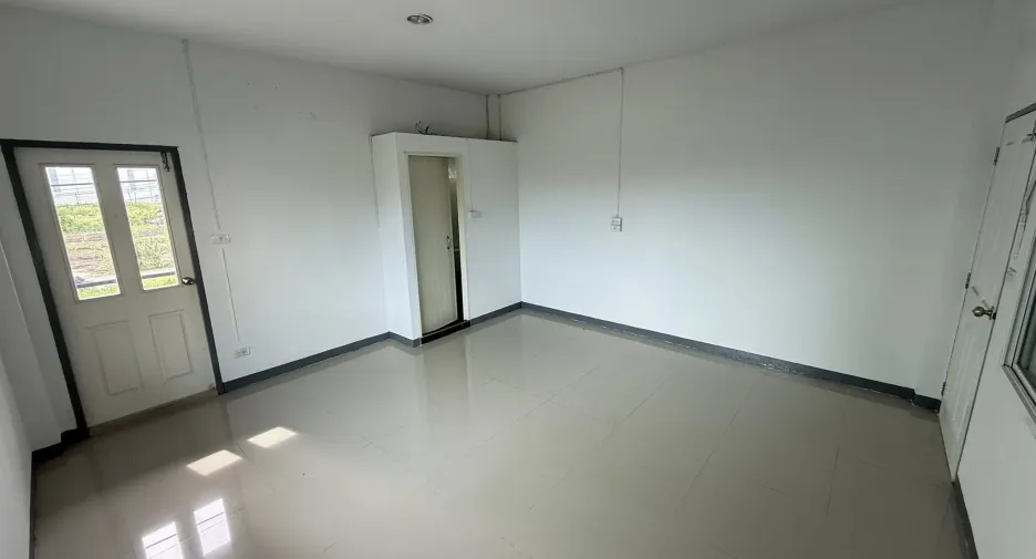 For rent and for sale warehouse in Bang Sao Thong, Samut Prakan