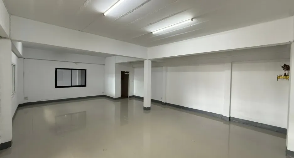 For rent and for sale warehouse in Bang Sao Thong, Samut Prakan