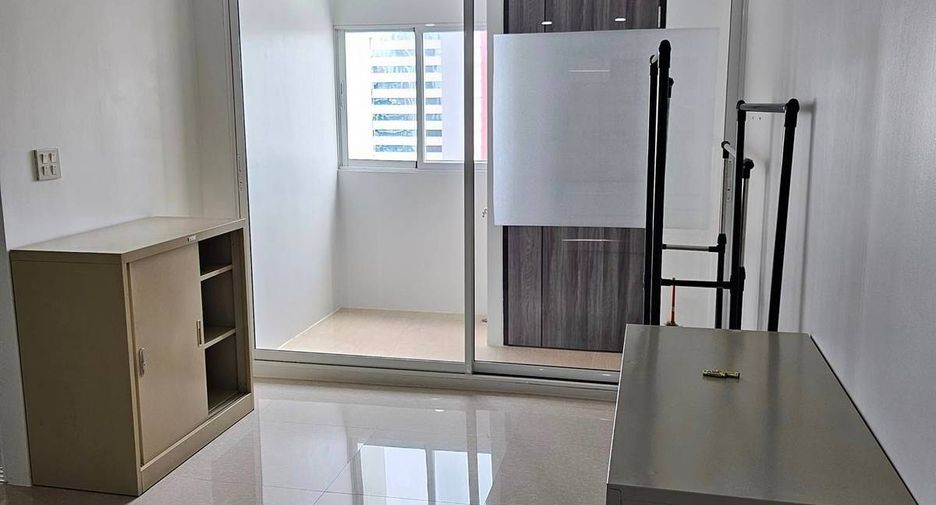 For rent 1 bed condo in Bang Rak, Bangkok