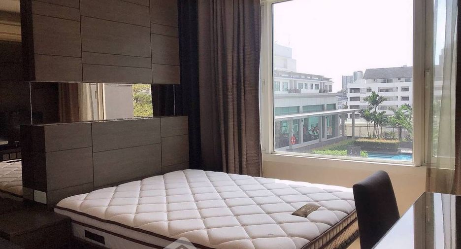 For rent 2 bedrooms condo in Khlong Toei, Bangkok