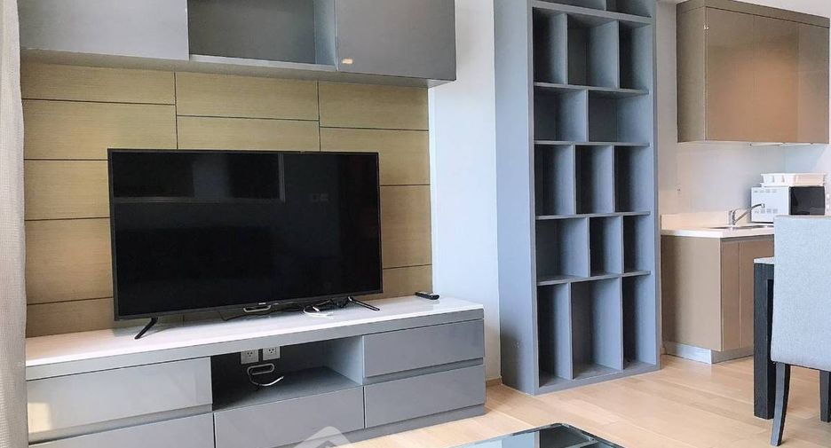 For rent 2 bedrooms condo in Khlong Toei, Bangkok