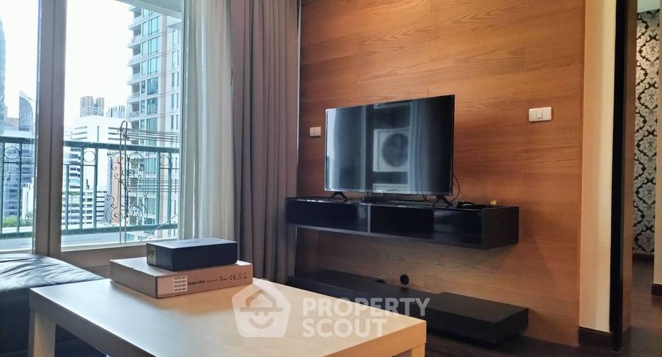 For rent 2 bedrooms condo in Pathum Wan, Bangkok