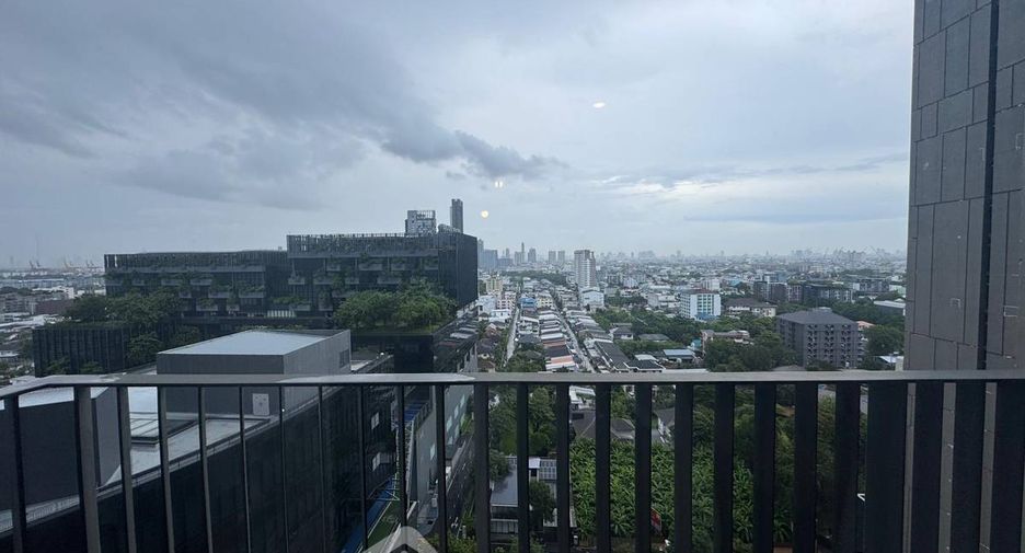 For sale 2 ベッドルーム condo in Bang Na, Bangkok