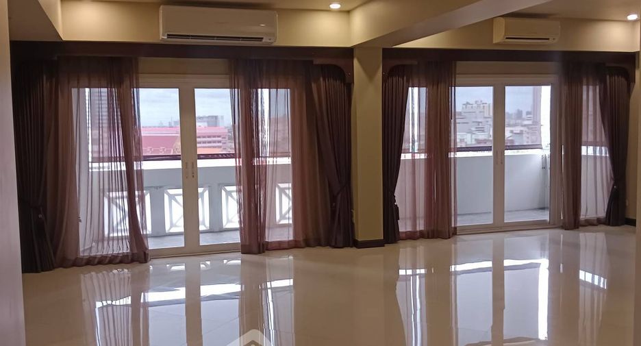 For sale 2 bedrooms condo in Bang Kapi, Bangkok