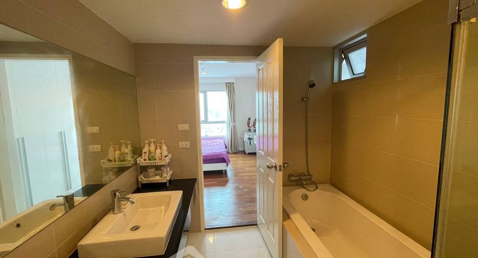 Wohnung zum Kauf mit 3 Zimmer in Huai Khwang, Bangkok