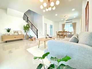 À vendre 3 chambres maison à Si Racha, Chonburi