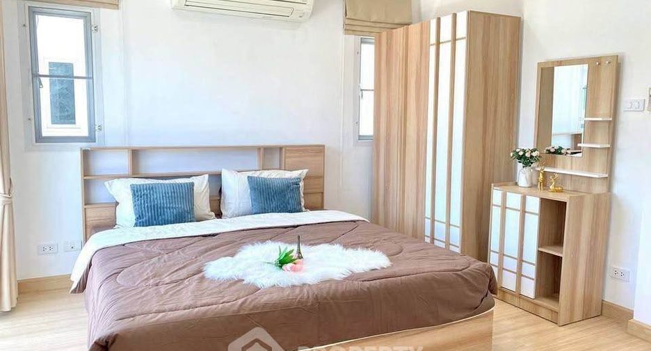 À vendre 3 chambres maison à Si Racha, Chonburi