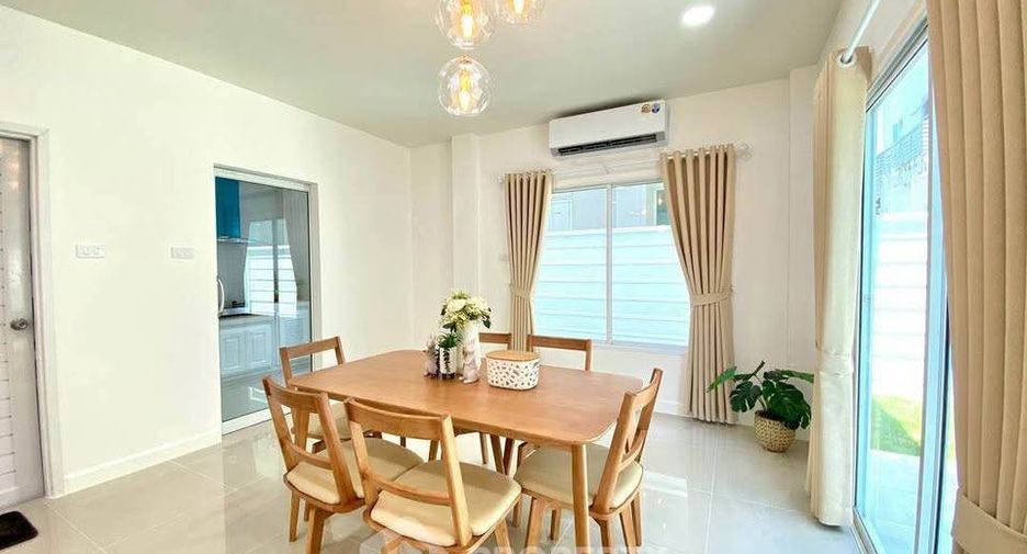 À vendre 3 chambres maison à Si Racha, Chonburi