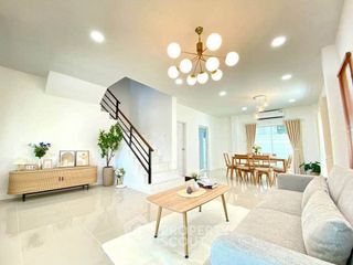 À vendre 3 chambres maison à Si Racha, Chonburi