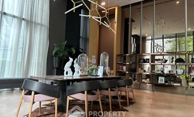 Condo en alquiler y en venta de 2 habitaciones en Khlong Toei, Bangkok