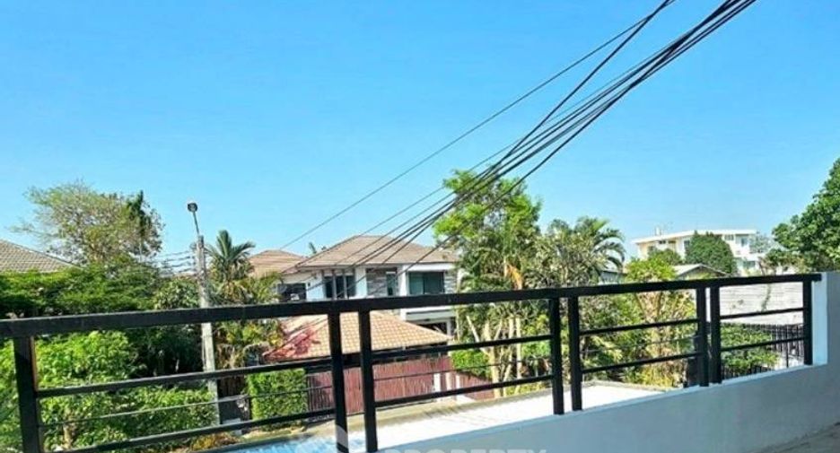 À vendre 4 chambres maison à Khlong Sam Wa, Bangkok