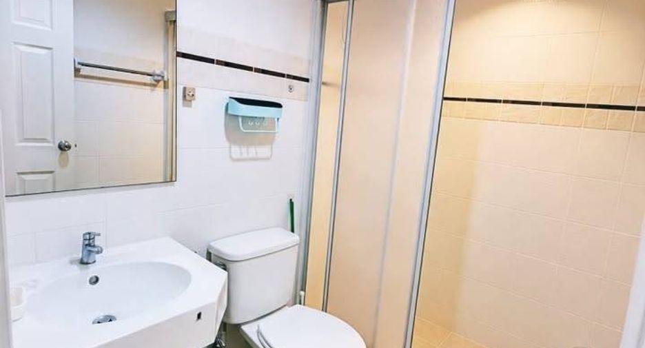 For sale 2 bedrooms condo in Yan Nawa, Bangkok