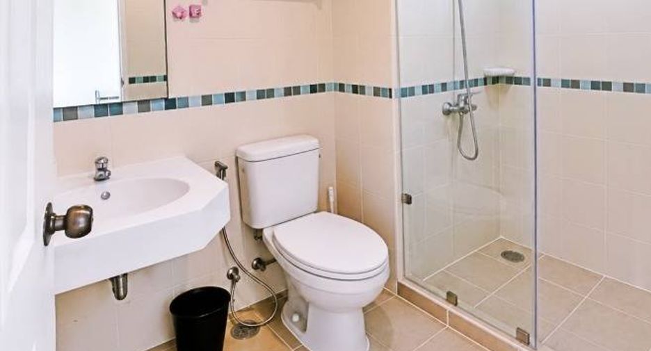 For sale 2 bedrooms condo in Yan Nawa, Bangkok