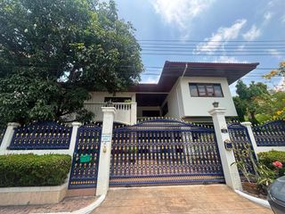 À vendre 4 chambres maison à Watthana, Bangkok