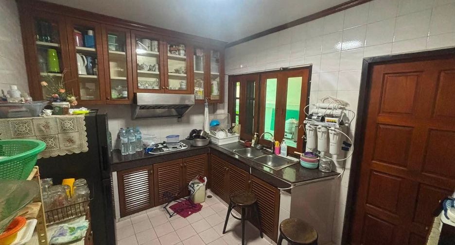 À vendre 4 chambres maison à Watthana, Bangkok