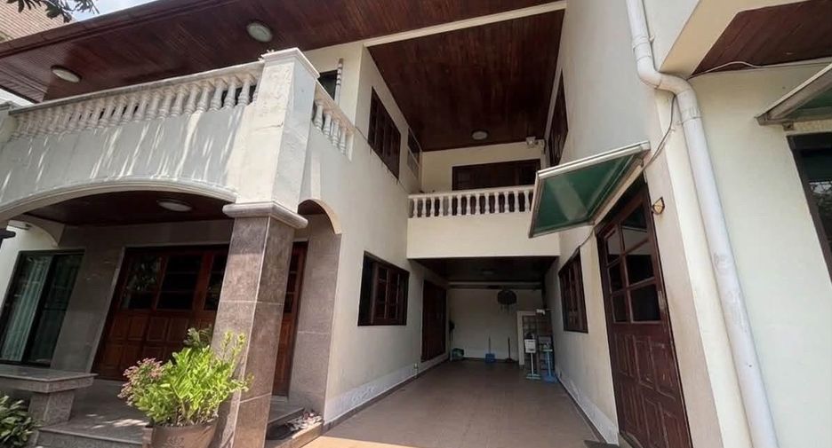 À vendre 4 chambres maison à Watthana, Bangkok