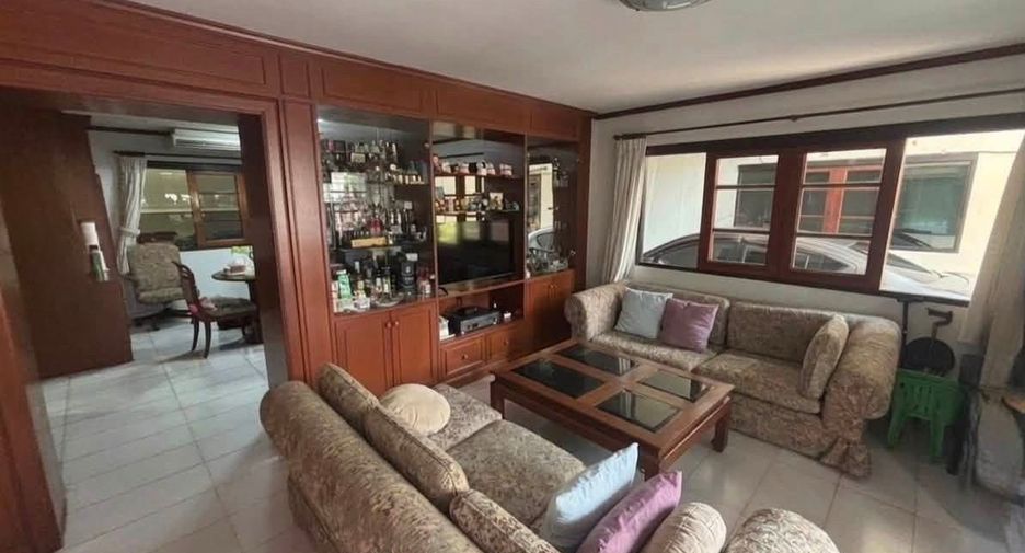 À vendre 4 chambres maison à Watthana, Bangkok