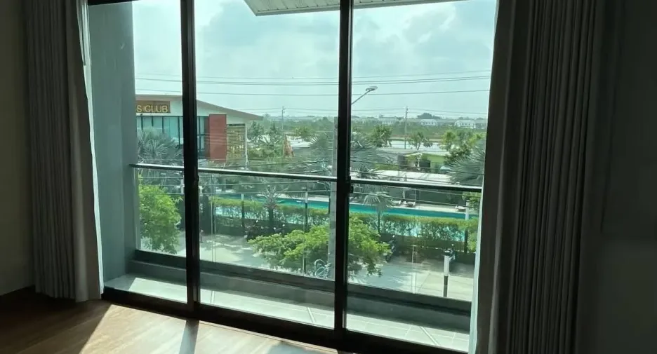 出售 3 卧室 联排别墅 在 Bang Sao Thong, Samut Prakan