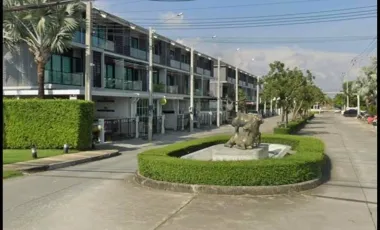 出售 3 卧室 联排别墅 在 Bang Sao Thong, Samut Prakan